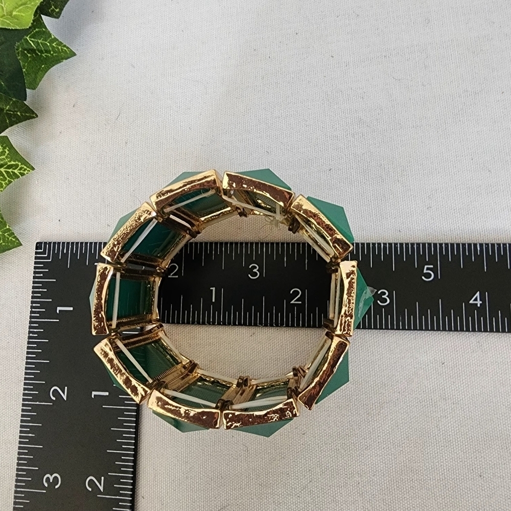 Vintage Gold and Green Acrylic Stretch Bracelet - Picture 6 of 7